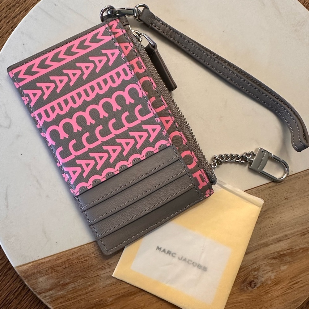 NWT！NEW！Marc Jacobs Monogram Top Zip Card Case with Handles pink & grey leather - Picture 3 of 6